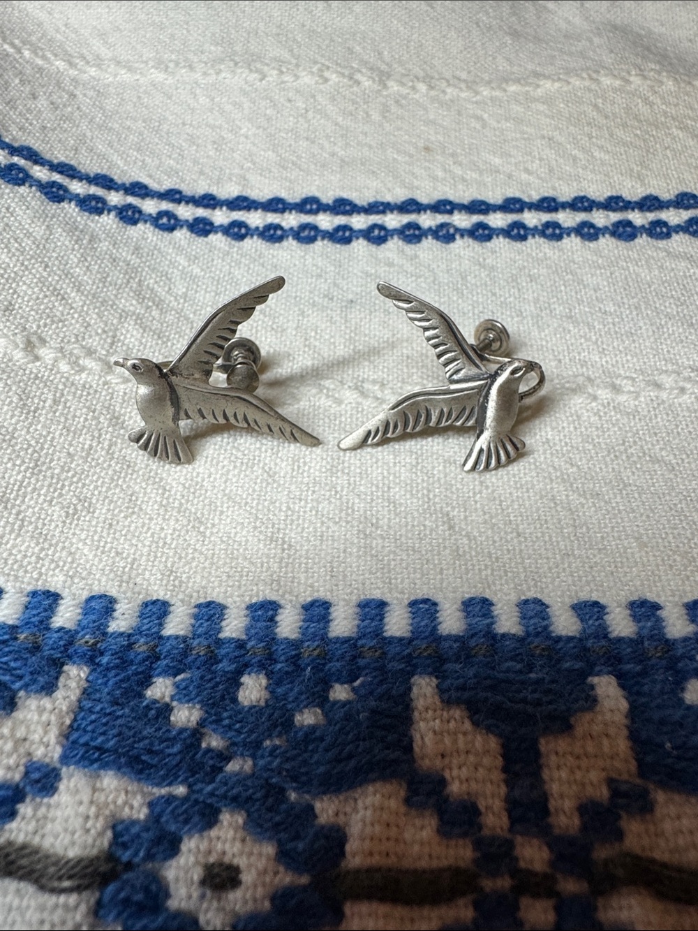Silver Hummingbird Screw-Back Earrings - vintage